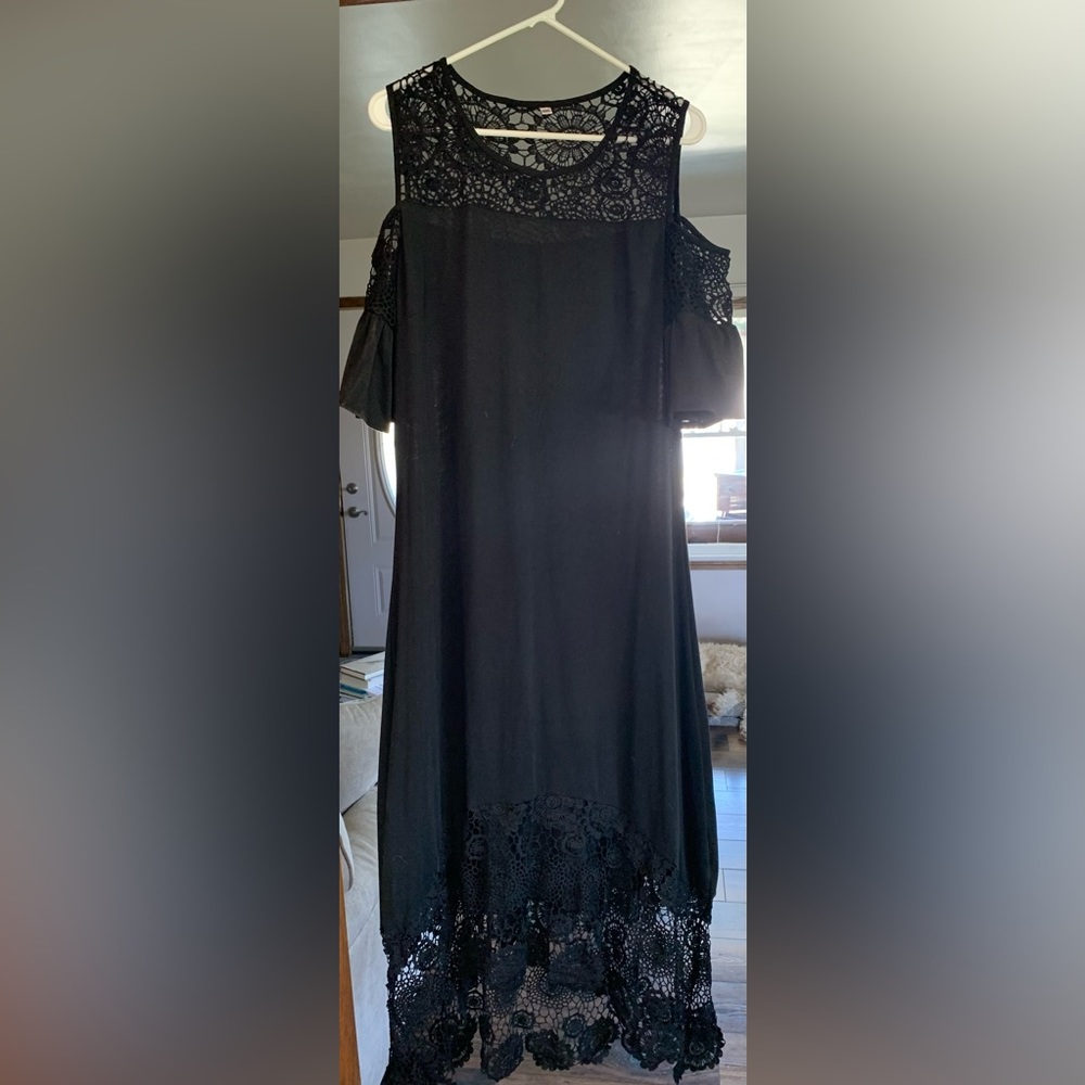 Size XXL BLACK DRESS WITH LACE - worn once